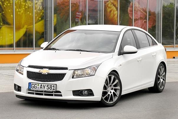 Irmscher und Chevrolet verbindet eine langjährige Partnerschaft. Zum Kinostart von Transformers 2 entwickelten sie ein Unikat der Sonderklasse – den stylischen Bumblebee Cruze, eine Hommage an den legendären Transformers Camaro. (ar)